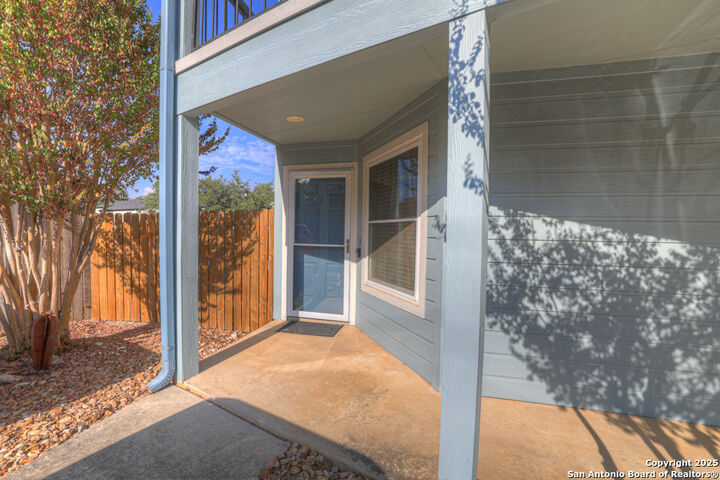 Property Photo:  1603 Parkview Apt D1  TX 78133 