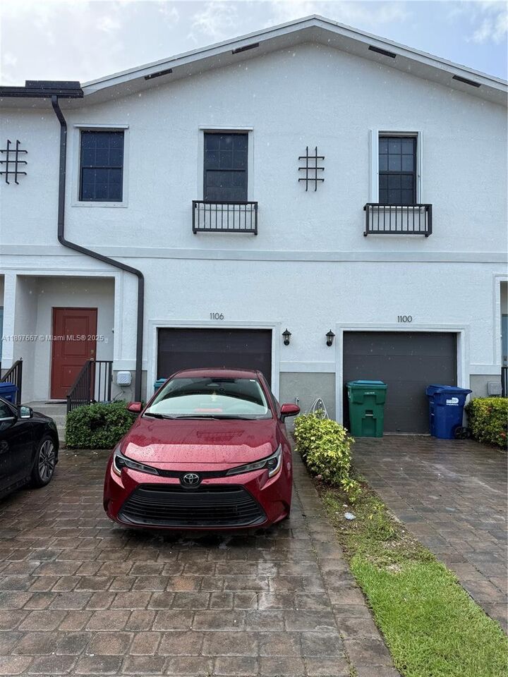 Property Photo:  1106 SW 7th Ct  FL 33034 