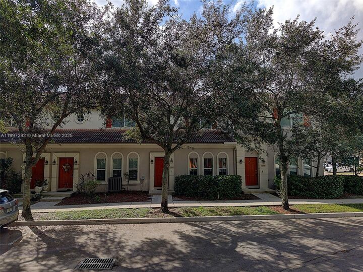 Property Photo:  2308 SW 100th Ter  FL 33025 