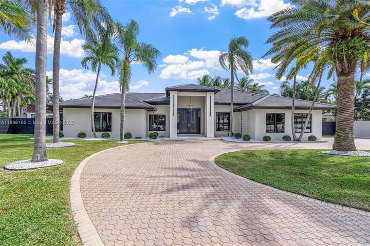 Property Photo: 7755 SW 85th Ct FL 33143
