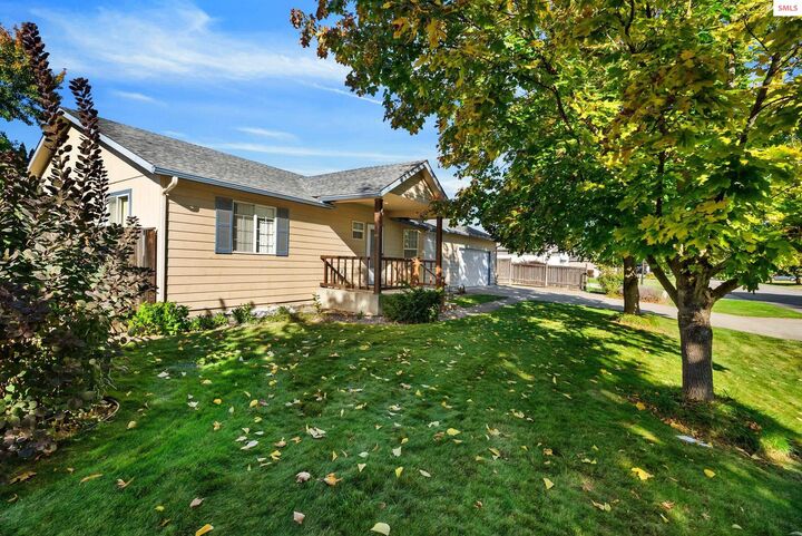 Property Photo: 8419 N Cloverleaf ID 83835