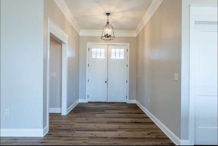 Property Photo:  304 Magnolia Dr  AL 35661 - MUSCLE S 