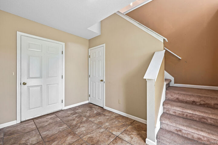 Property Photo:  6 Spoonville Road  CT 06026 