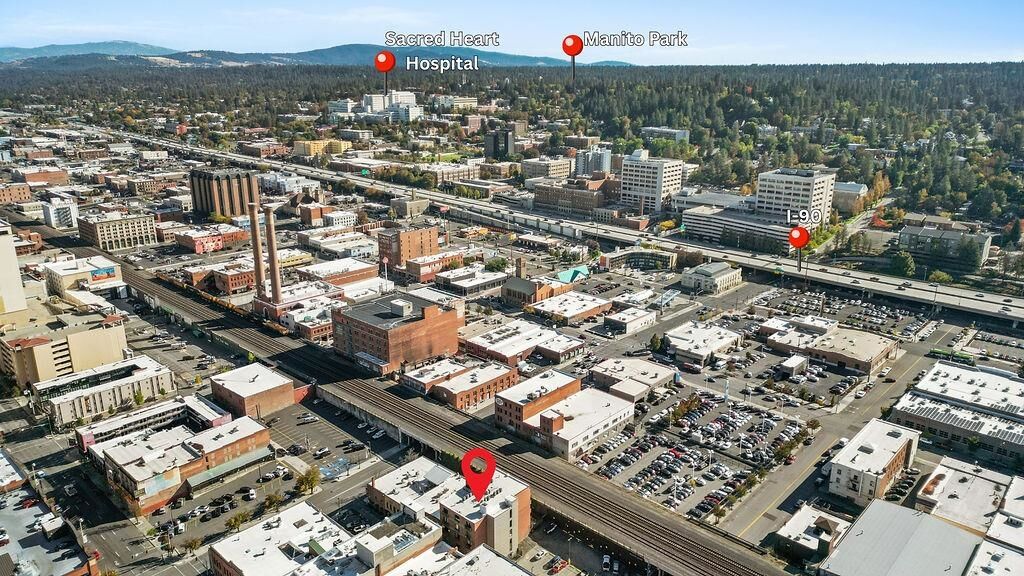 Property Photo: 1016 W Railroad Ave 202 WA 99201