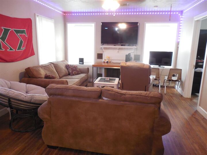 Property Photo:  913 &Amp 913 1/2 W 10th Avenue  OK 74074