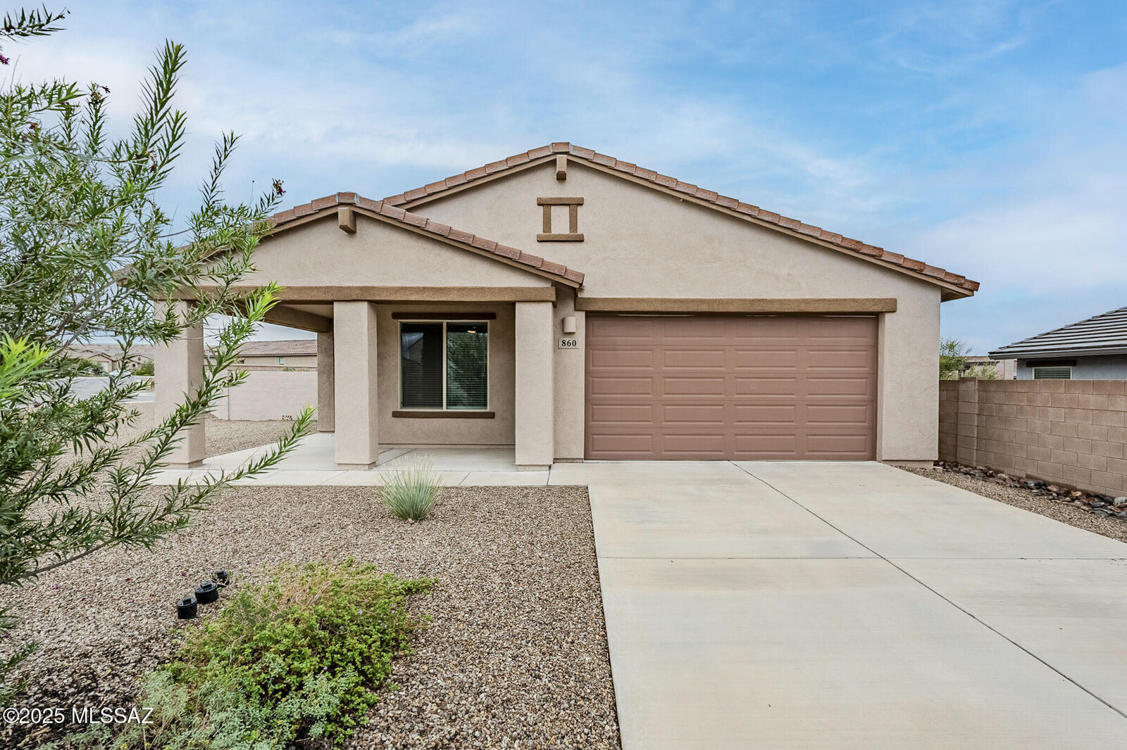 Property Photo: 860 W Calle Nicoya AZ 85629
