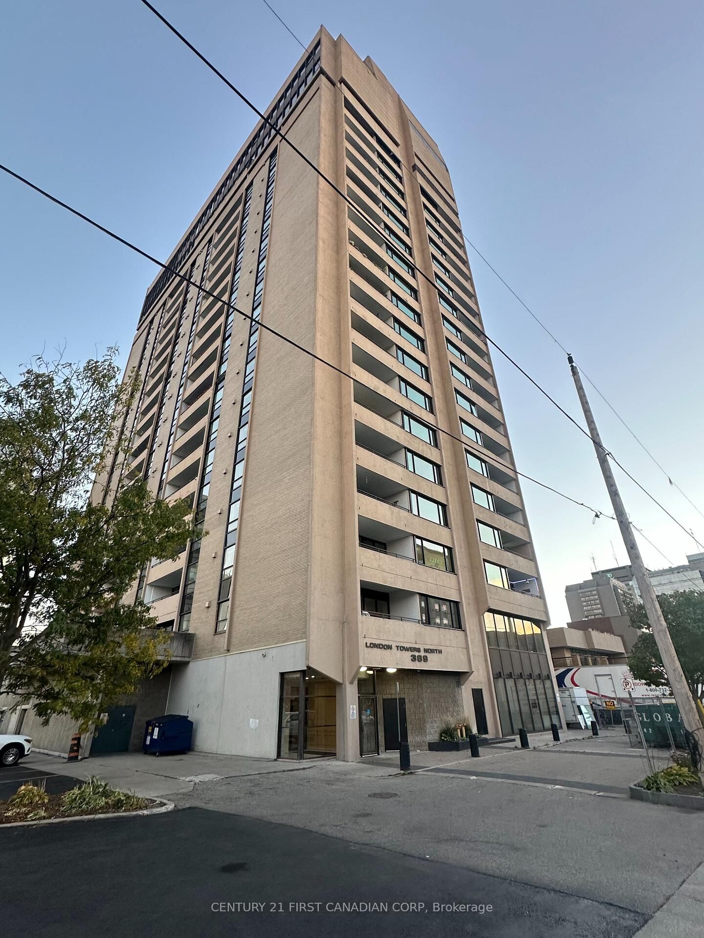 Property Photo:  389 Dundas Street 506  ON N6B 3L5 