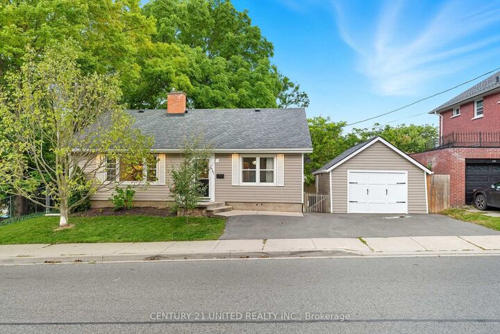 Property Photo: 141 O'Carroll Avenue ON K9H 4V2