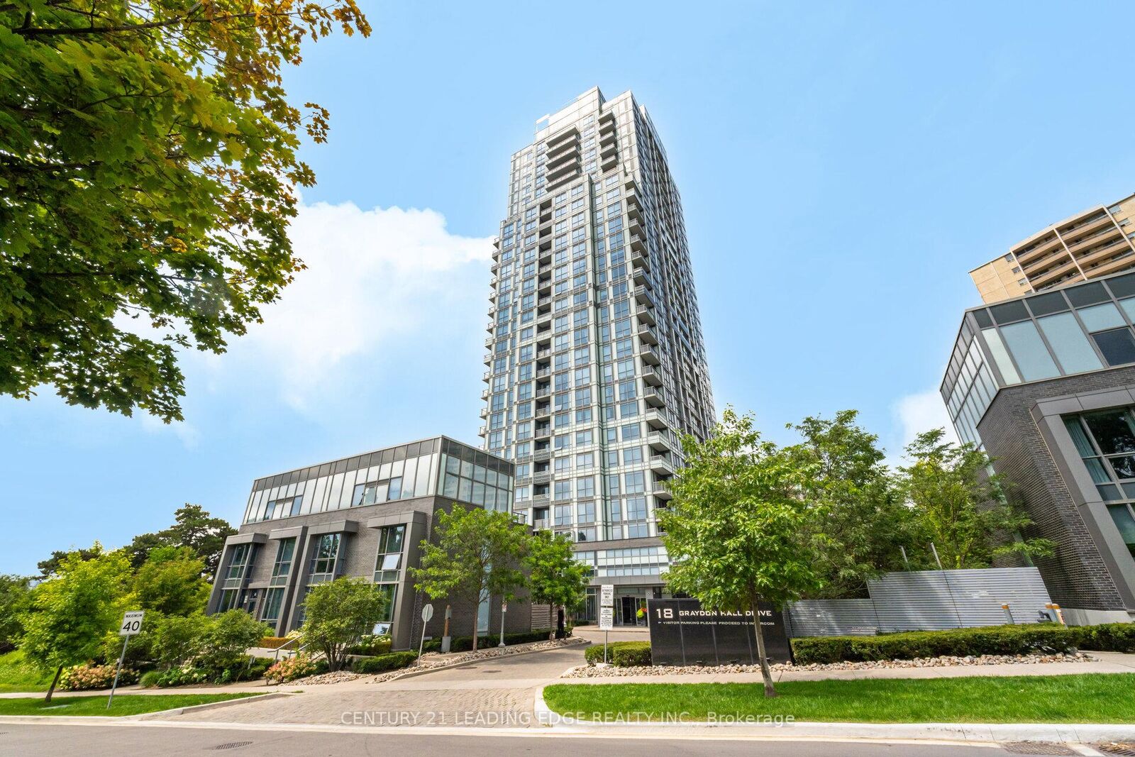 Photo de la propriété:  18 Graydon Hall Drive Ph05  ON M3A 0A4