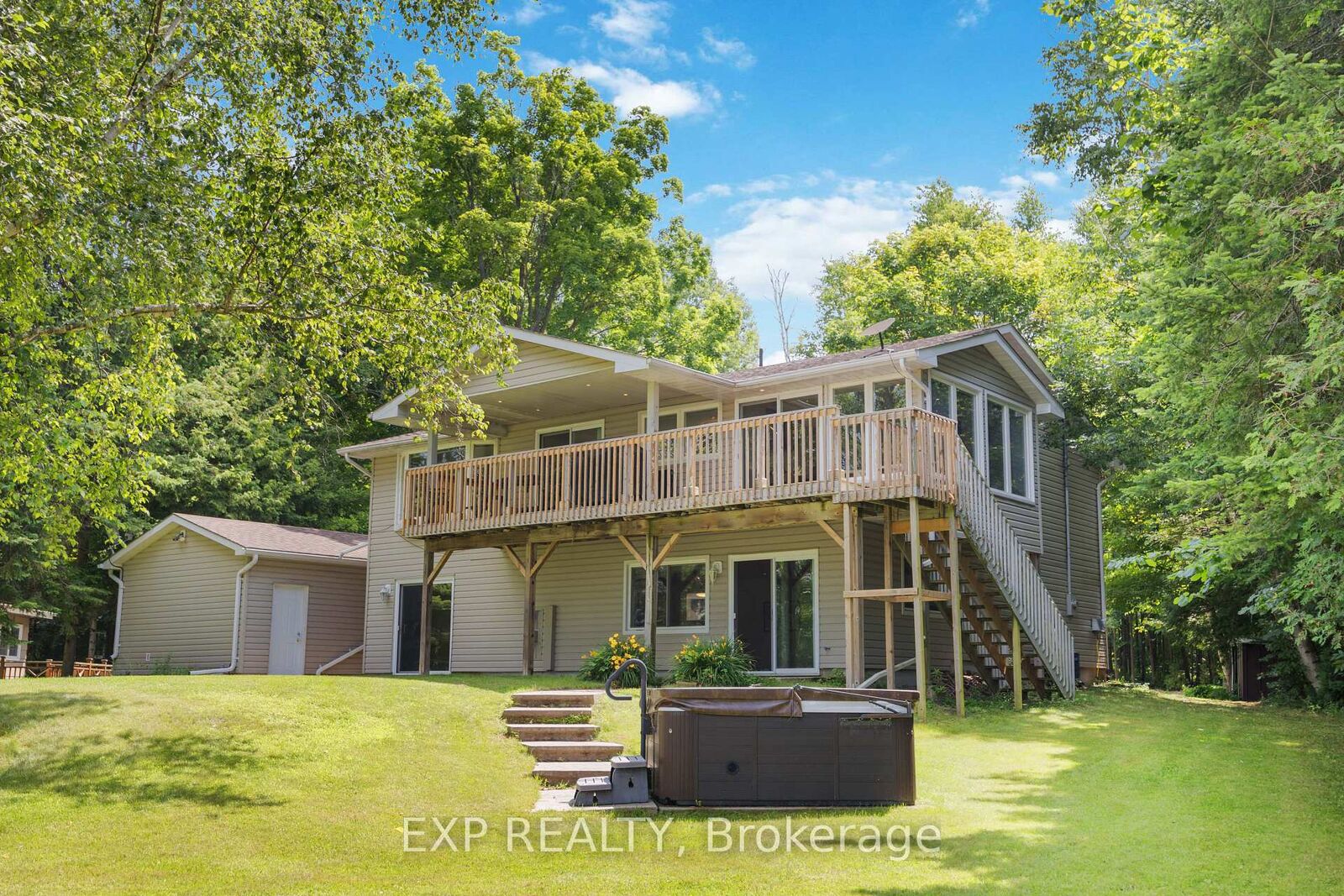 Property Photo:  568 Mallard Circle  ON K0L 1T0