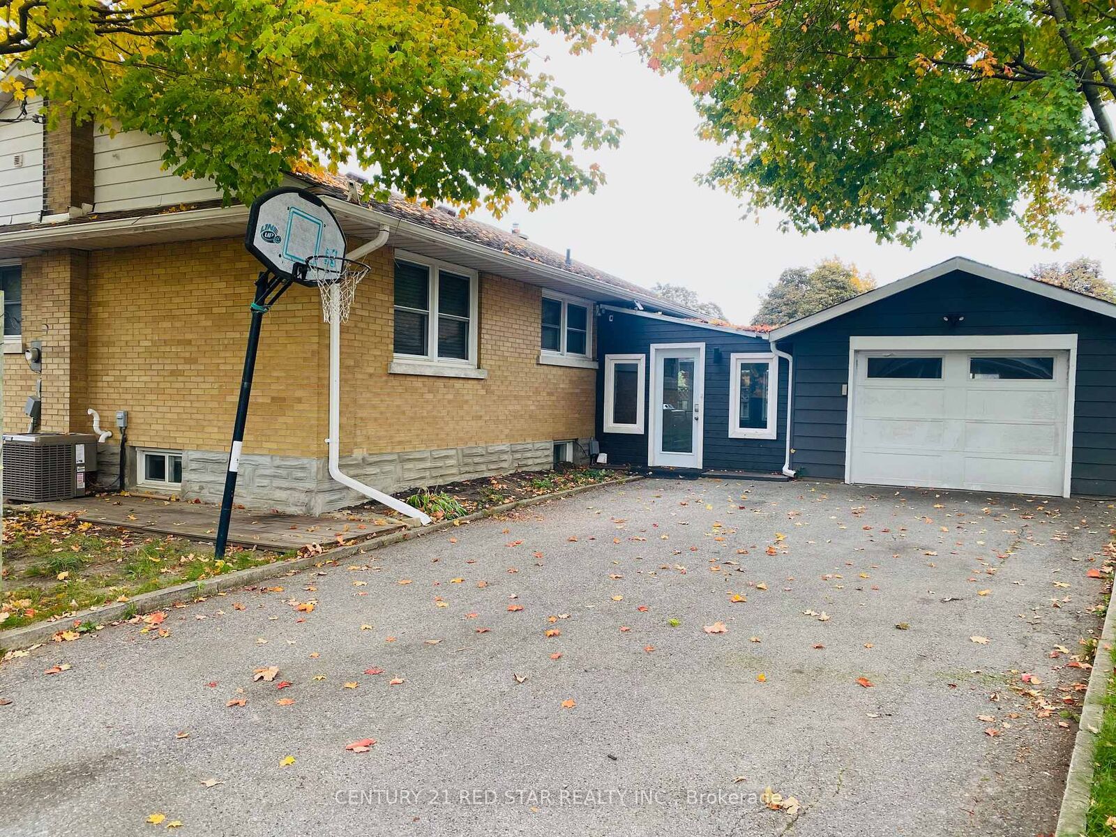 Property Photo: 107 Ellis Crescent S ON N2J 2C1