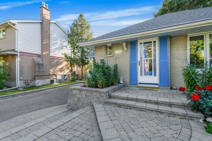 Property Photo:  1174 Greyrock Crescent  ON K2C 2A4 