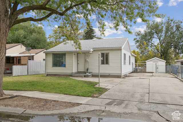 Property Photo: 1537 W Glenrose Dr UT 84104