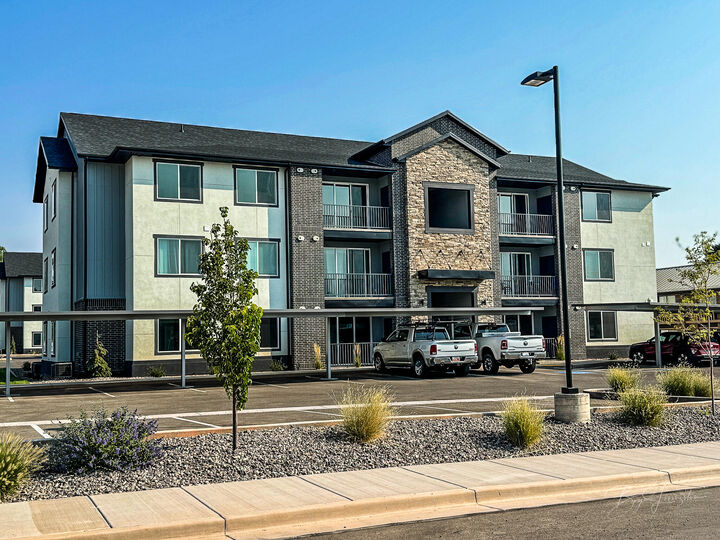 Property Photo: 553 S 100 W #203 UT 84701