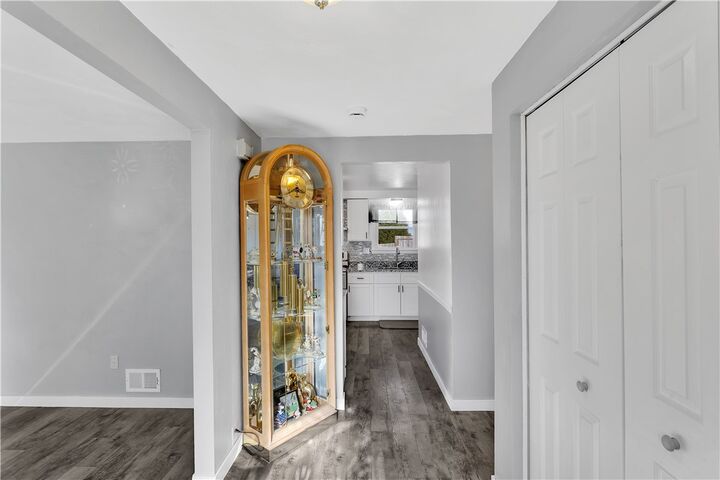 Property Photo:  20 Pecan Dr  PA 15235 