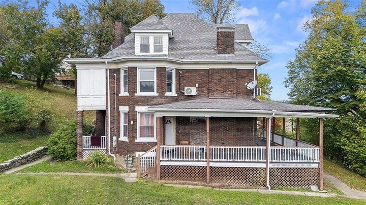 Property Photo:  1100 Tyndall St  PA 15204