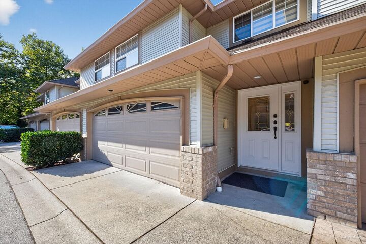 Photo de la propriété: 12165 75 Avenue 37 BC V3W 0W7