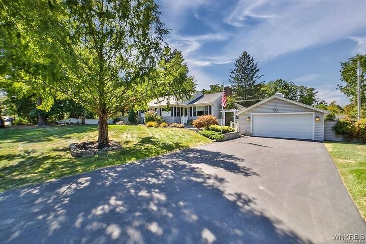 4760 Sawmill Road  Clarence NY 14031 photo