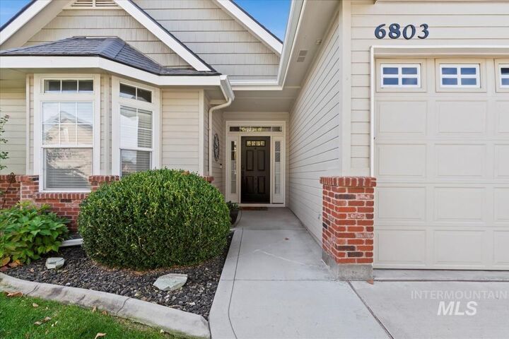 Property Photo:  6803 E Greens Dr  ID 83687