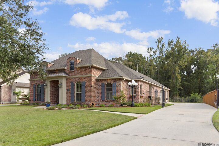 Property Photo: 35389 Oak Haven Ave LA 70734