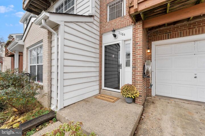 Property Photo: 11184 Stagestone Way VA 20109