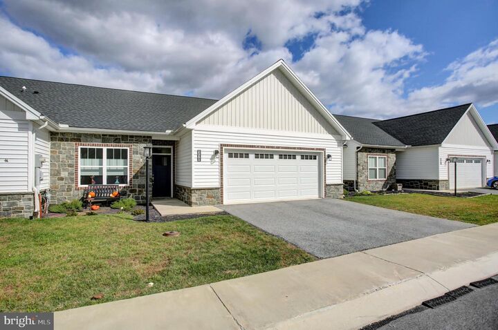 108 Cardinal Drive  Shippensburg PA 17257 photo