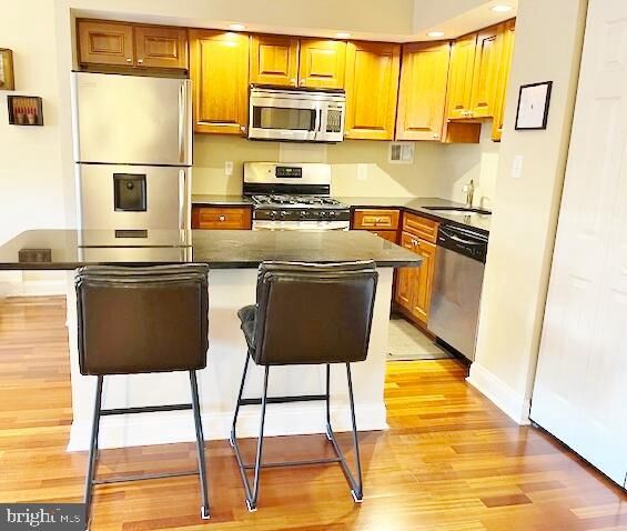Property Photo: 2101 Chestnut Street 517 PA 19103