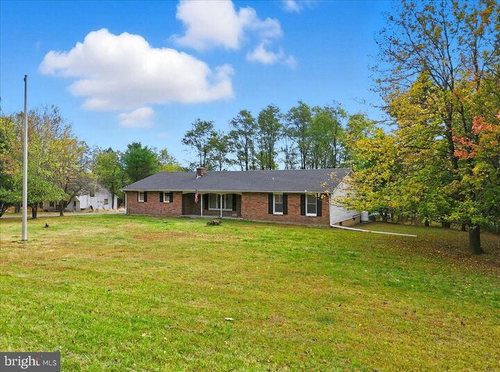 Property Photo: 1040 State Road PA 18330