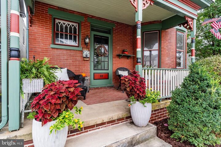 Property Photo:  18 E Keller Street  PA 17055 