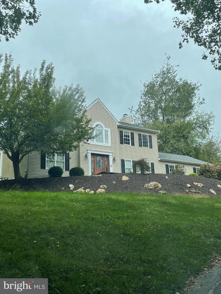 Property Photo: 117 Deer Creek Xing PA 19348