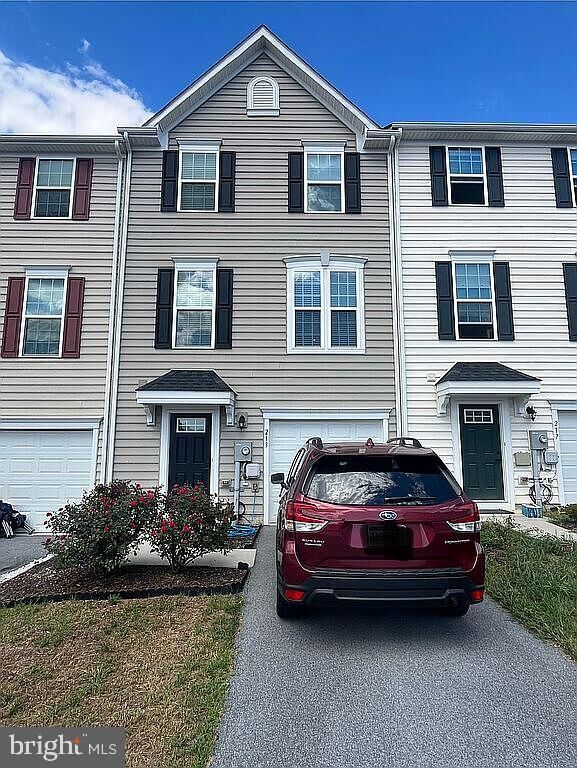 Property Photo: 213 Montreal Way WV 25419