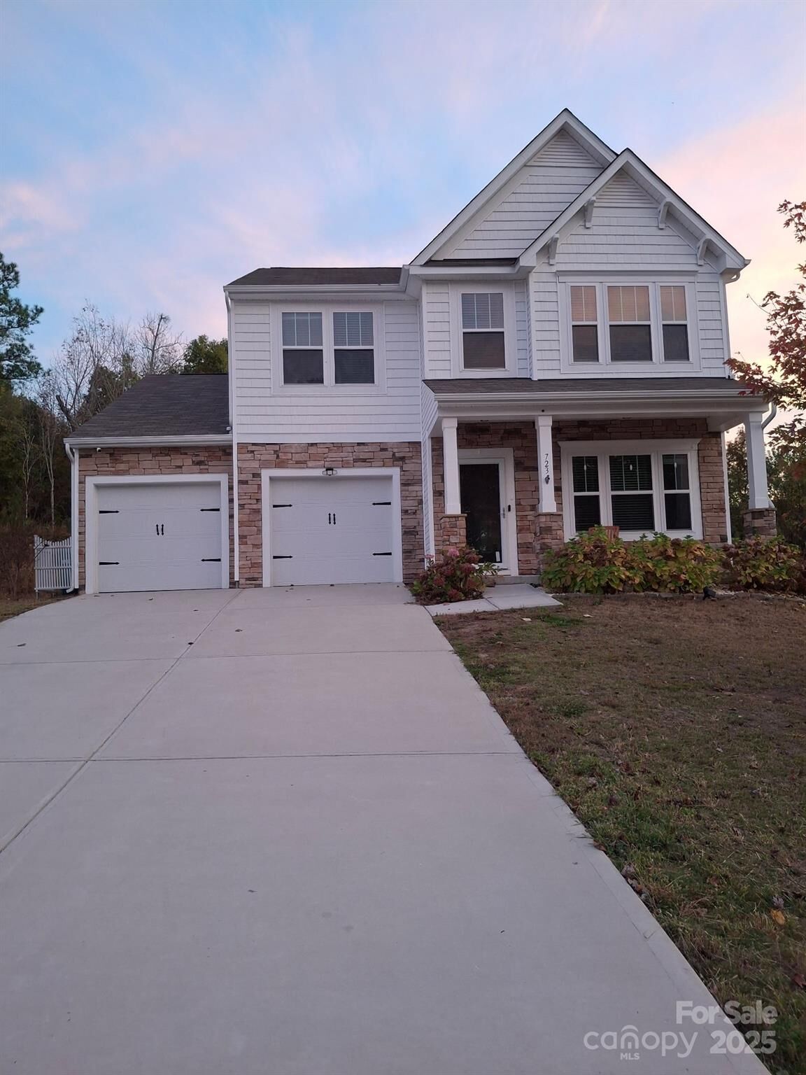 Property Photo: 723 Yorkshire Drive NC 28001
