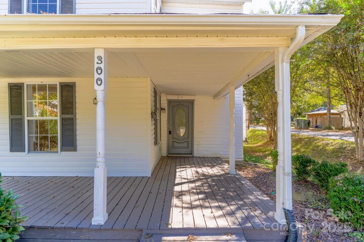 Property Photo: 300 Congress Street N SC 29745