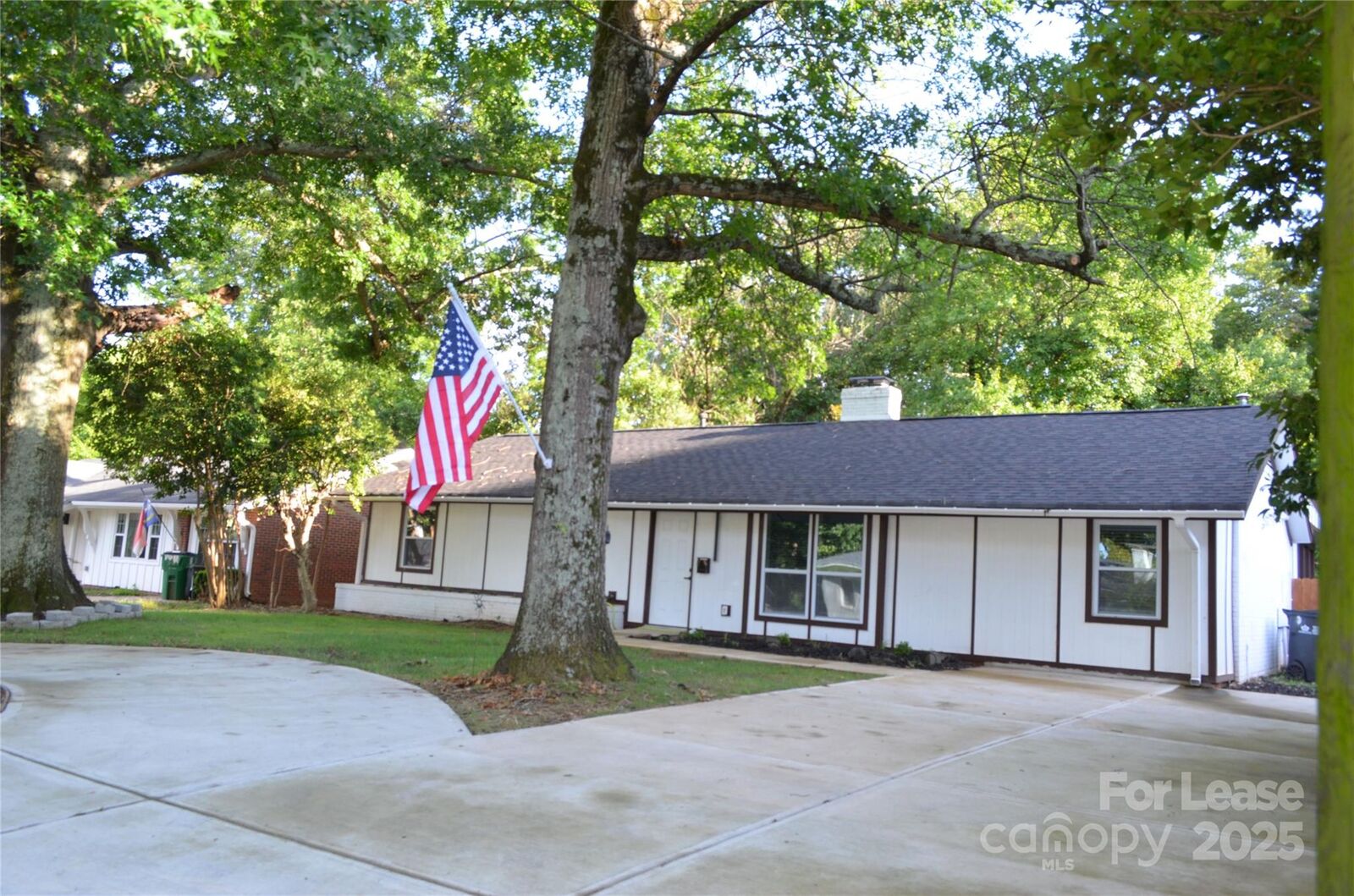 Property Photo: 2000 Tyvola Road NC 28210
