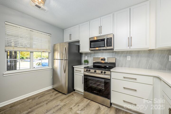 Property Photo:  11133 Whitlock Crossing Court  NC 28273