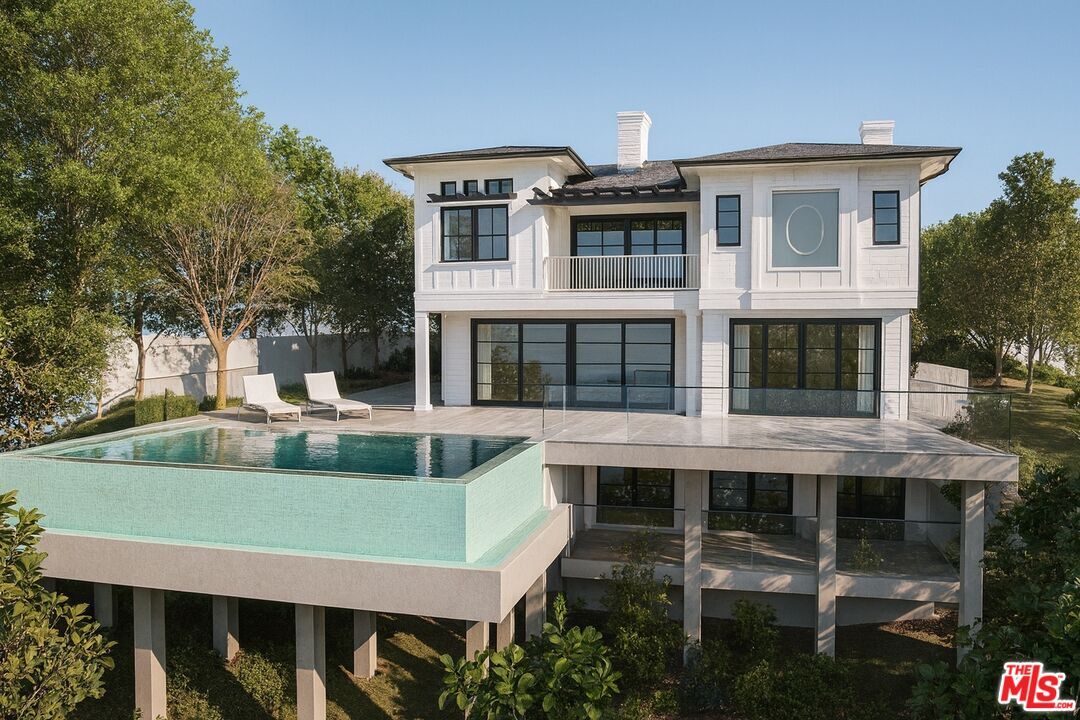 Property Photo:  2120 Linda Flora Dr  CA 90077 