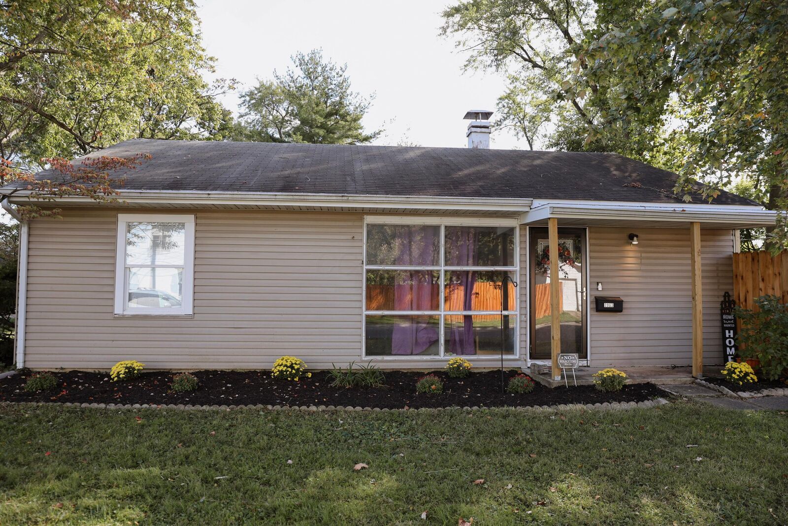 Property Photo:  2963 Brownlee Avenue  OH 43209