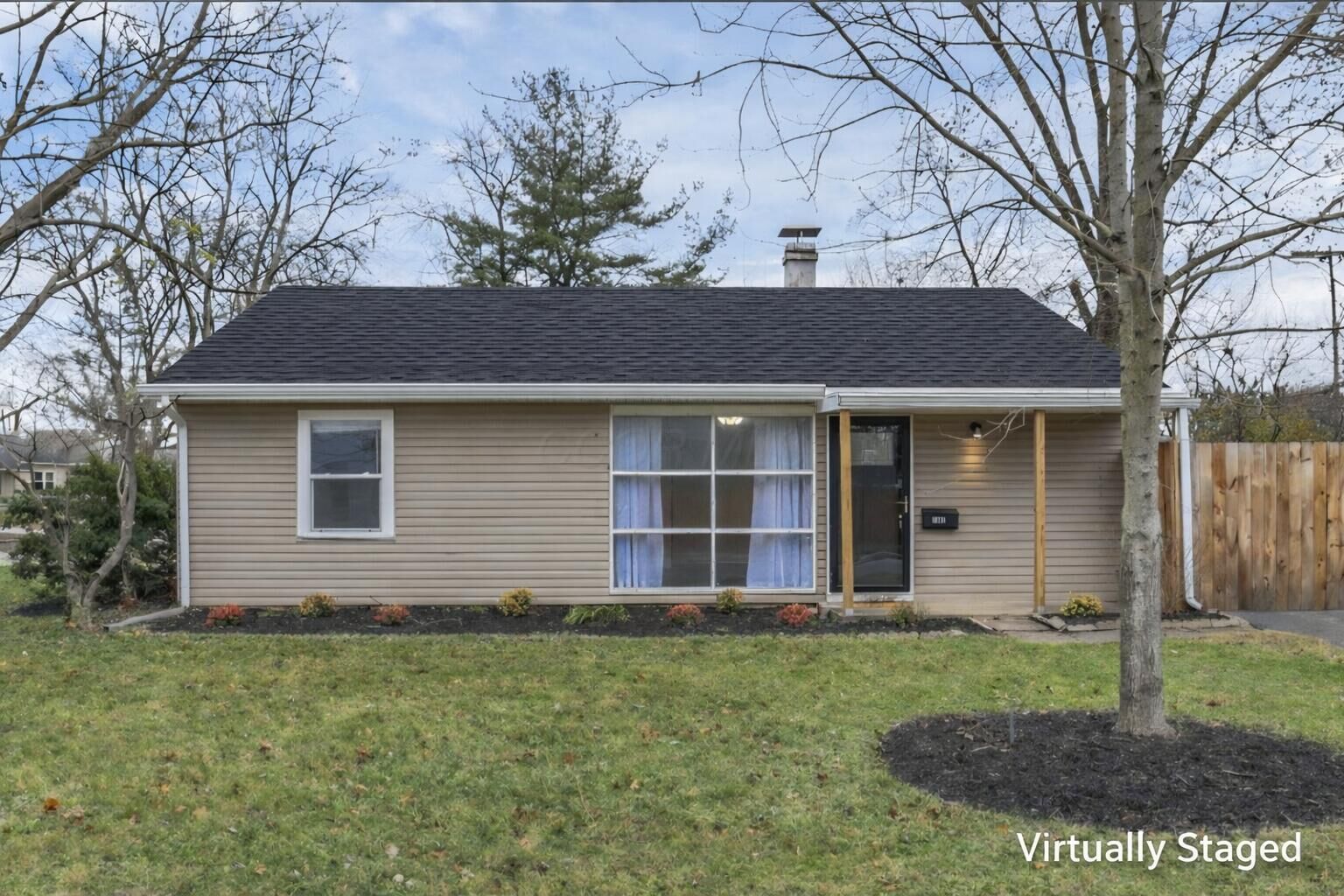 Property Photo: 2963 Brownlee Avenue OH 43209