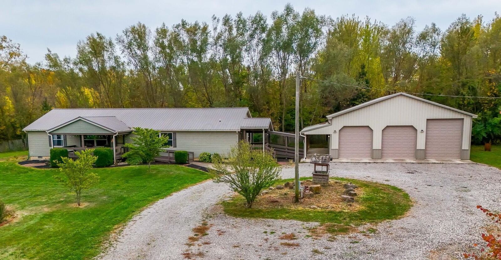 Property Photo:  2444 County Road 200  OH 43310 