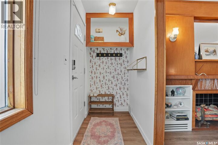 Property Photo: 512 I Avenue S SK S7M 1Y5