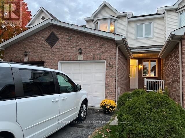Property Photo:  19 Astoria Crescent West  ON K2G 6E6