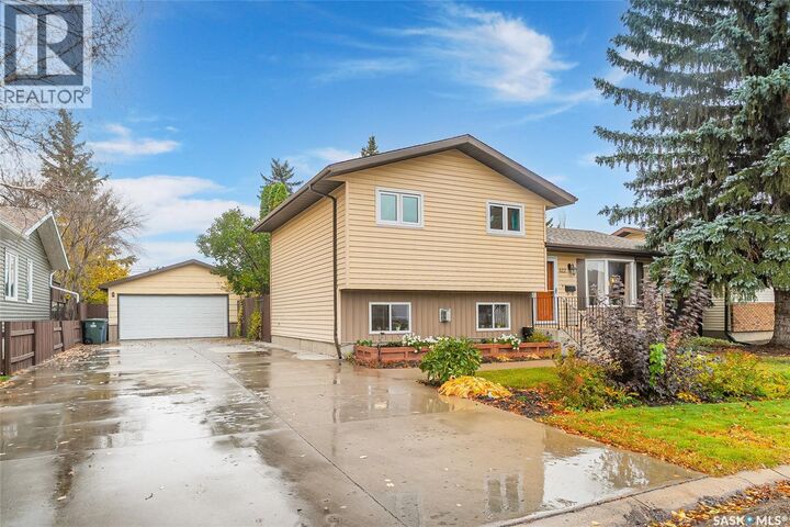 Property Photo:  522 5th Street N  SK S0K 2T0 