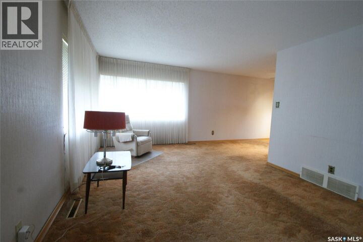 Property Photo: 2514 Dufferin Avenue SK S7J 1C6