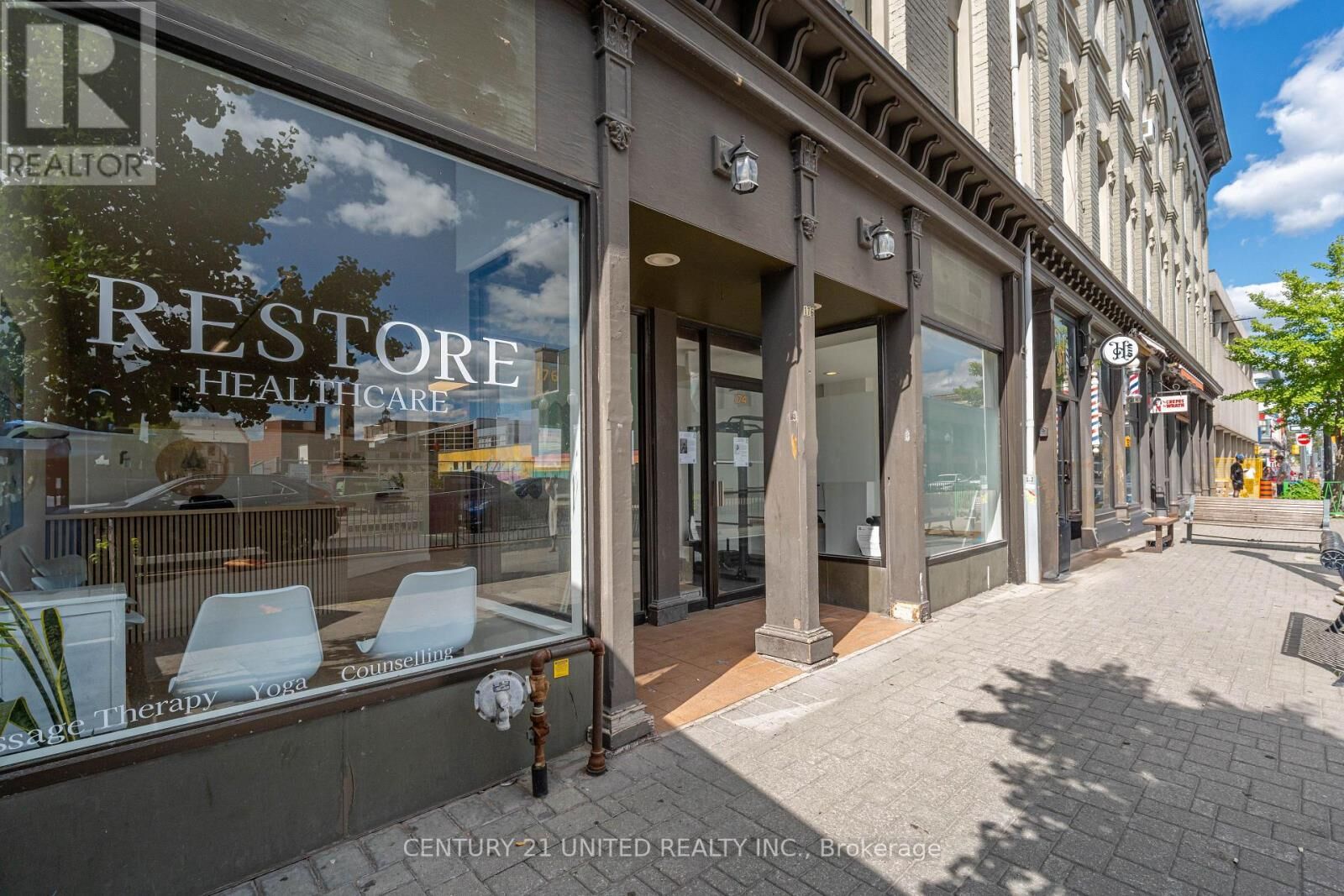 Property Photo: 174.5 Hunter Street West 6 ON K9H 2L2