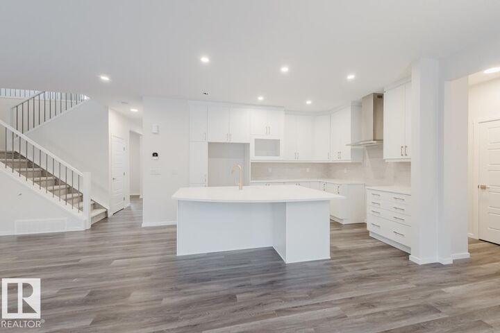 2027 209 Street NW  Edmonton AB T6M 2P5 photo