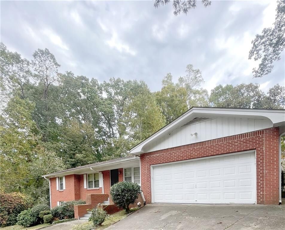 Property Photo: 3801 Bretton Woods Road GA 30032