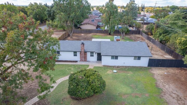 Property Photo:  11952 Charlton Road  CA 93636 