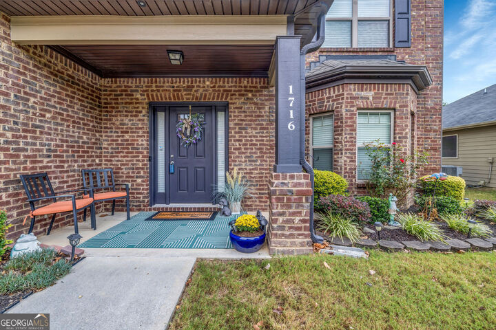 Property Photo:  1716 Indian Woods Road  GA 30058 