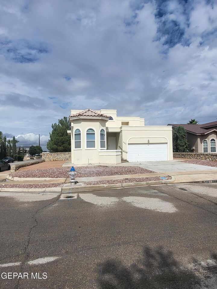 Property Photo: 689 Laramie River Avenue TX 79932