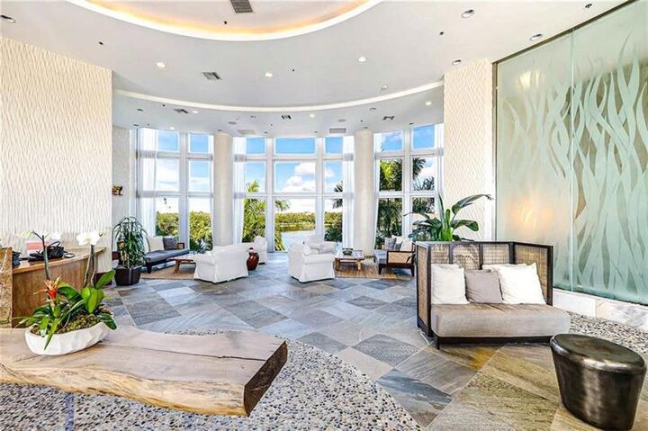 Property Photo: 2641 N Flamingo Rd 2204N FL 33323
